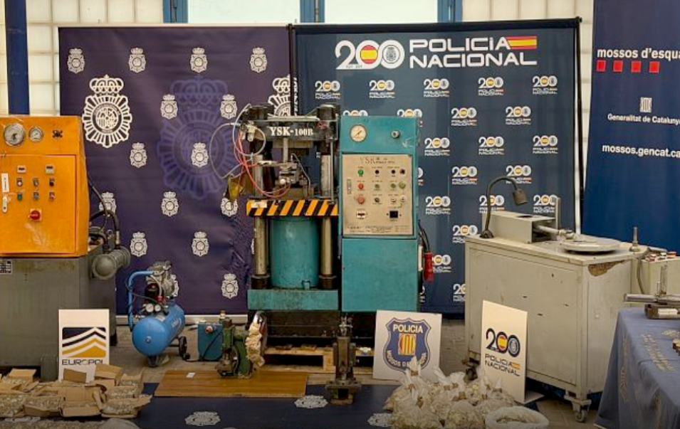 Desmantelan el mayor taller de fabricación de monedas falsas de dos euros Desmantelan en Toledo el mayor taller de fabricación de monedas falsas de dos euros